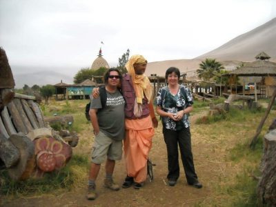 Guía y turistas en Ecotrully del Valle de Lluta